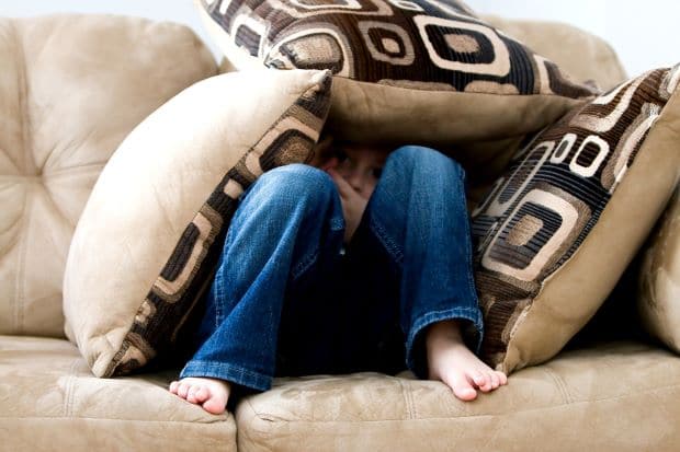 bare-feet-boy-child-couch-262103.jpgpexels.com