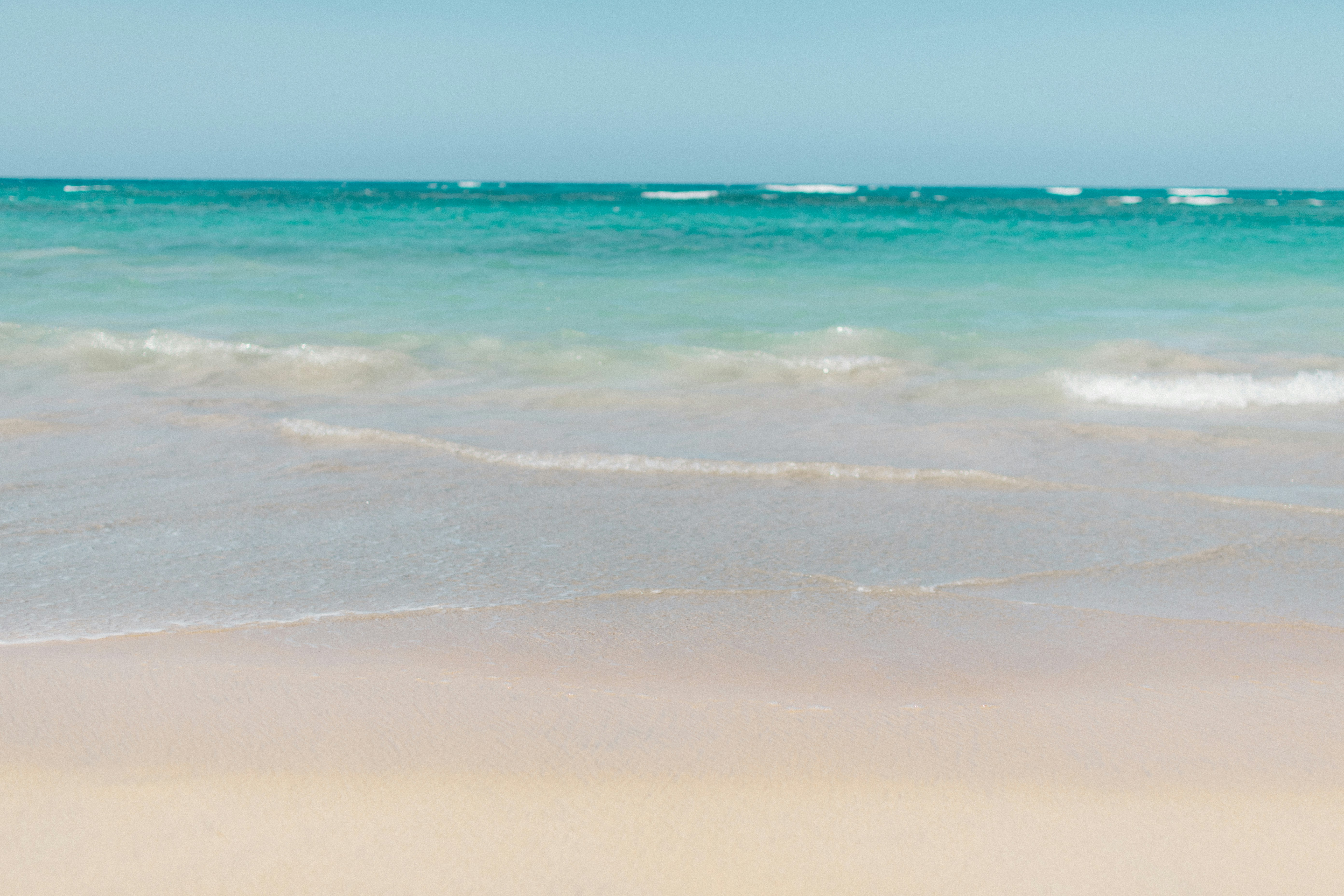 Beach Balls in the Desert kelly-sikkema-00W-CT_859o-unsplash