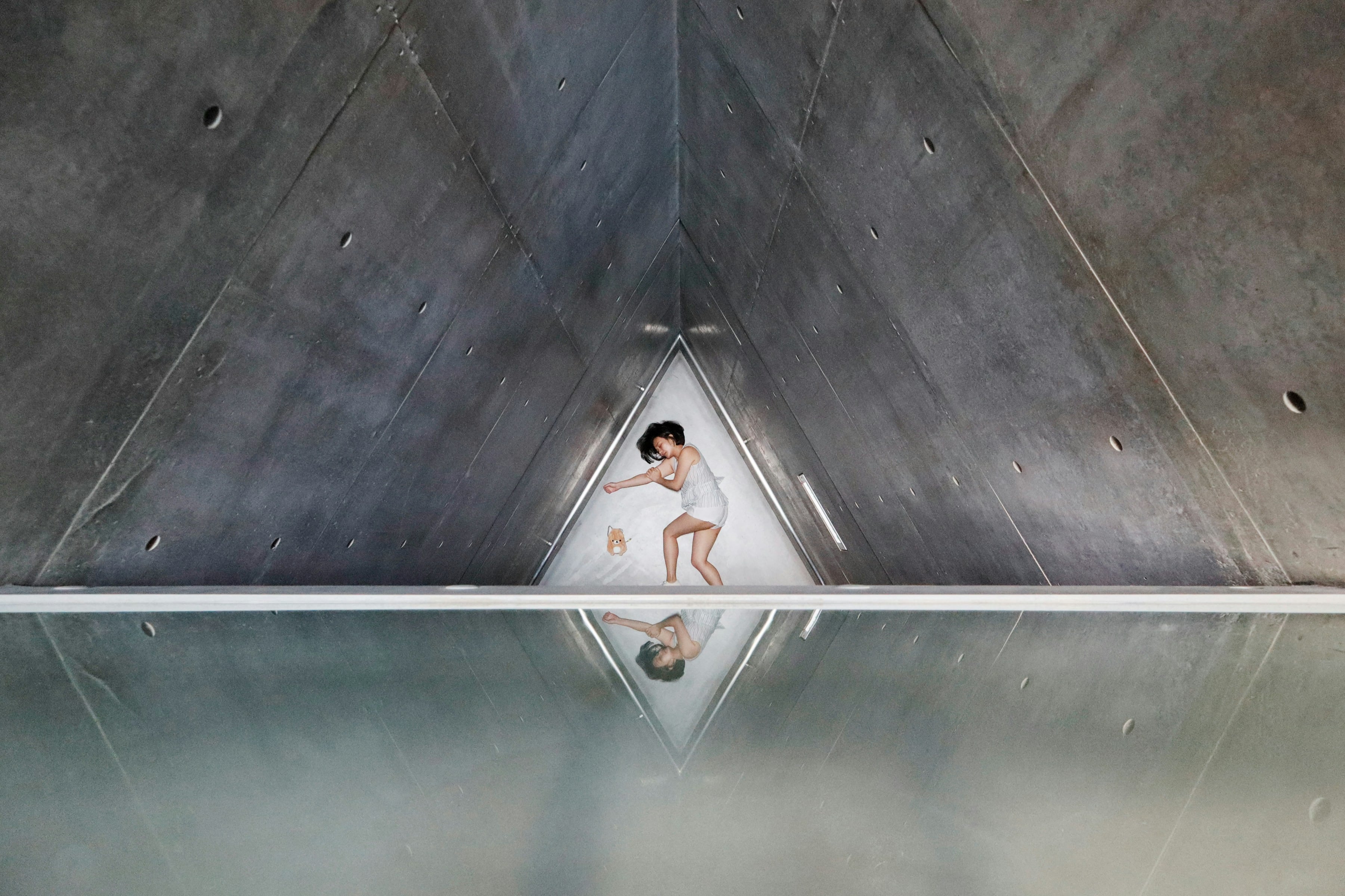 TRIANGULATION - jaison-lin-6OjROsQH4Qw-unsplash