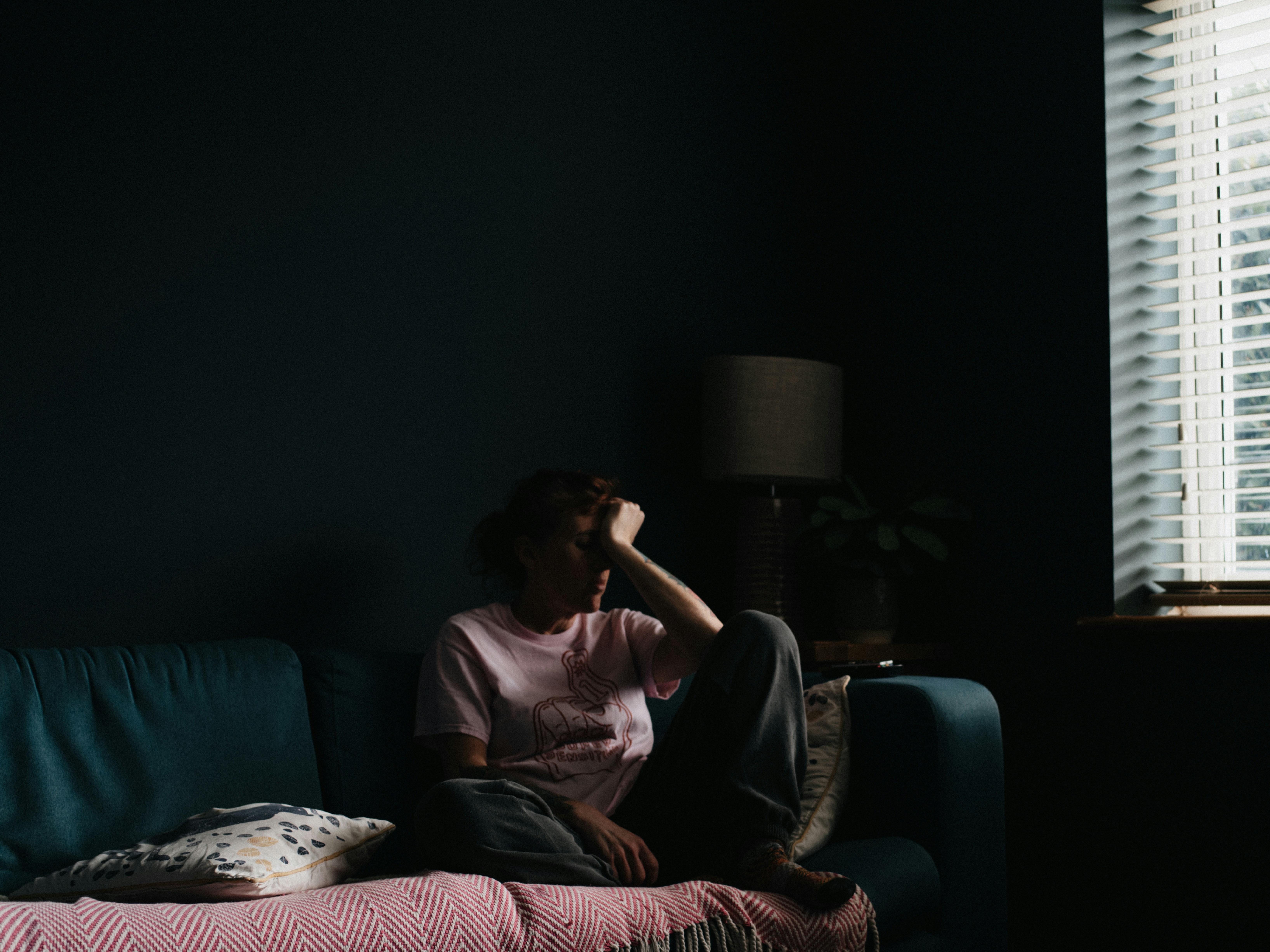 Afraid To Be With others? Afraid to be Alone? All or Nothing annie-spratt-d_mzrEx6ytY-unsplash (1)
