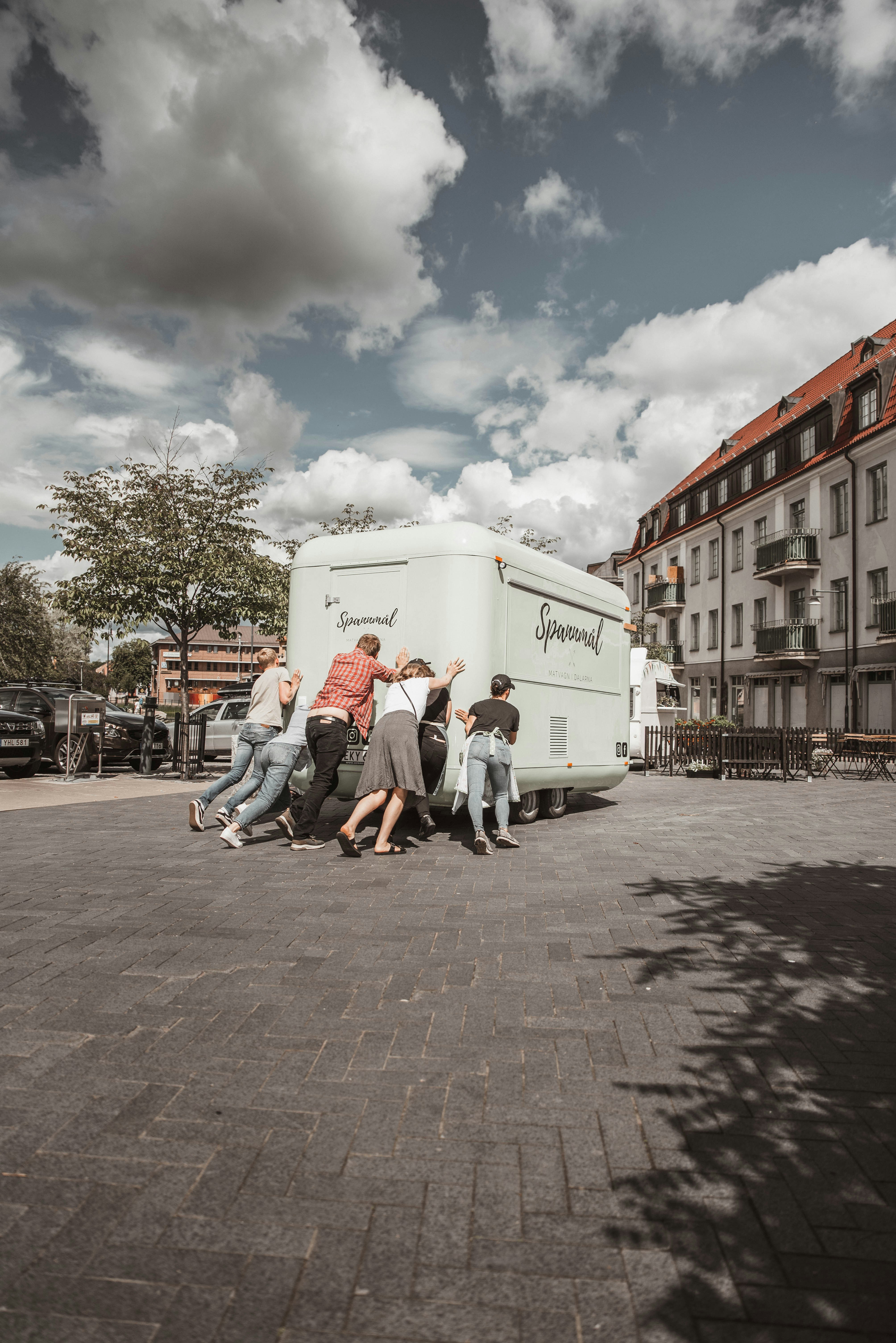 peter-trones-gJV4BPXHGfw-unsplash