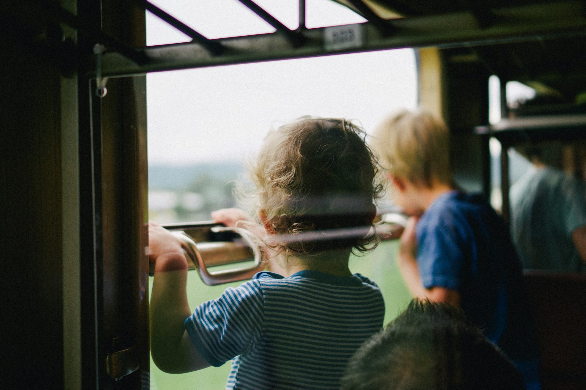 christian-lue-_Qar8FCF74U-unsplash